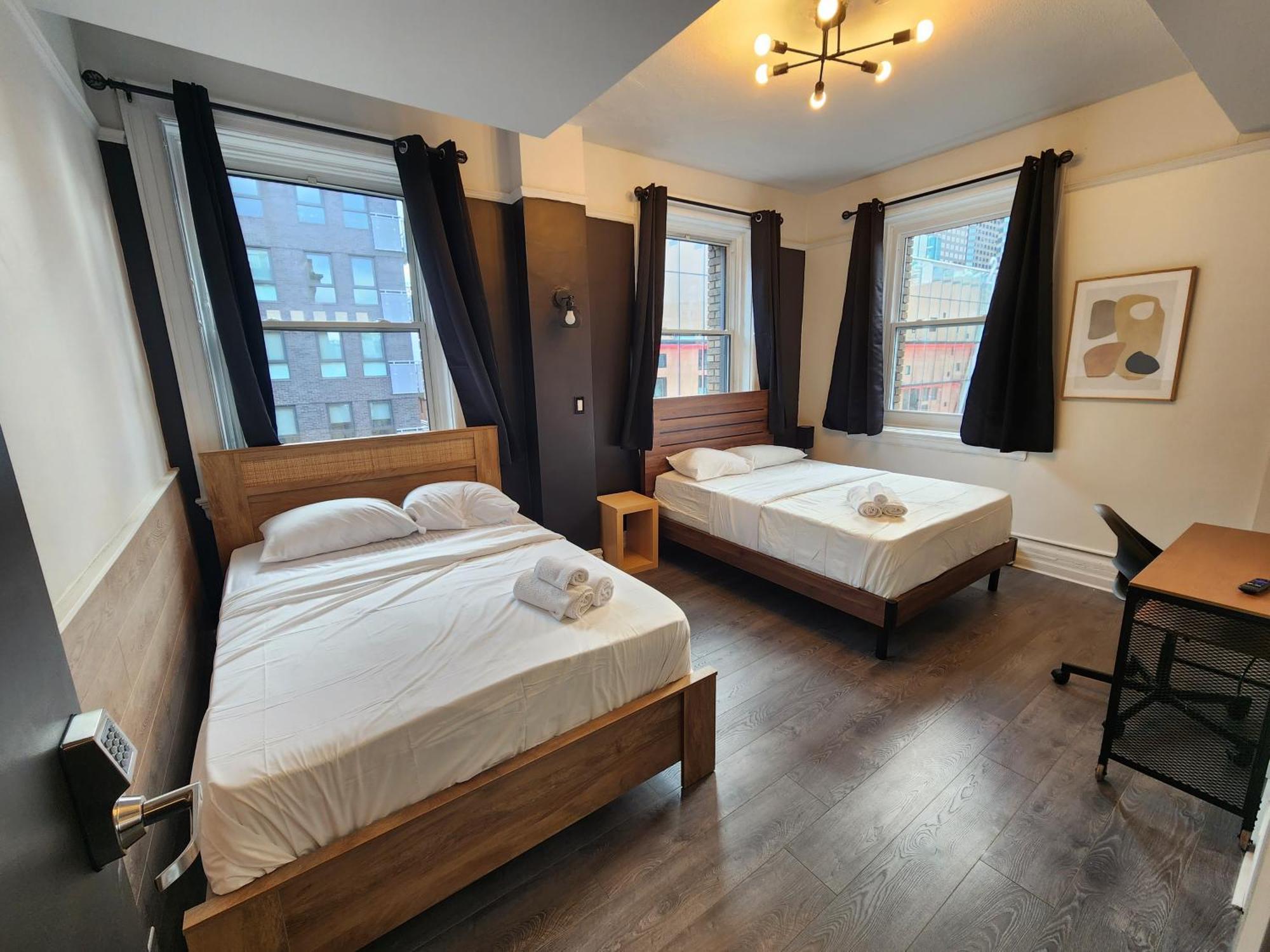 Le Sand & Stone Hotel Монреаль Номер фото